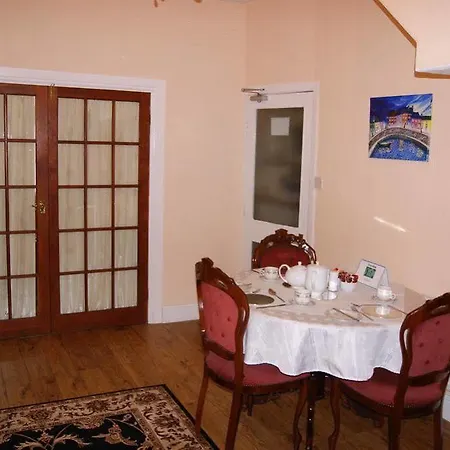 Marina Bed & Breakfast 3*